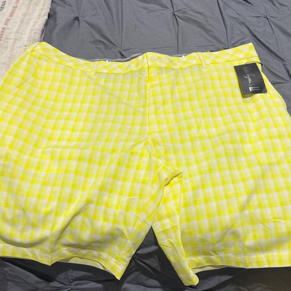 Walter Hagen Yellow Checkered Men's Flat Front Shorts